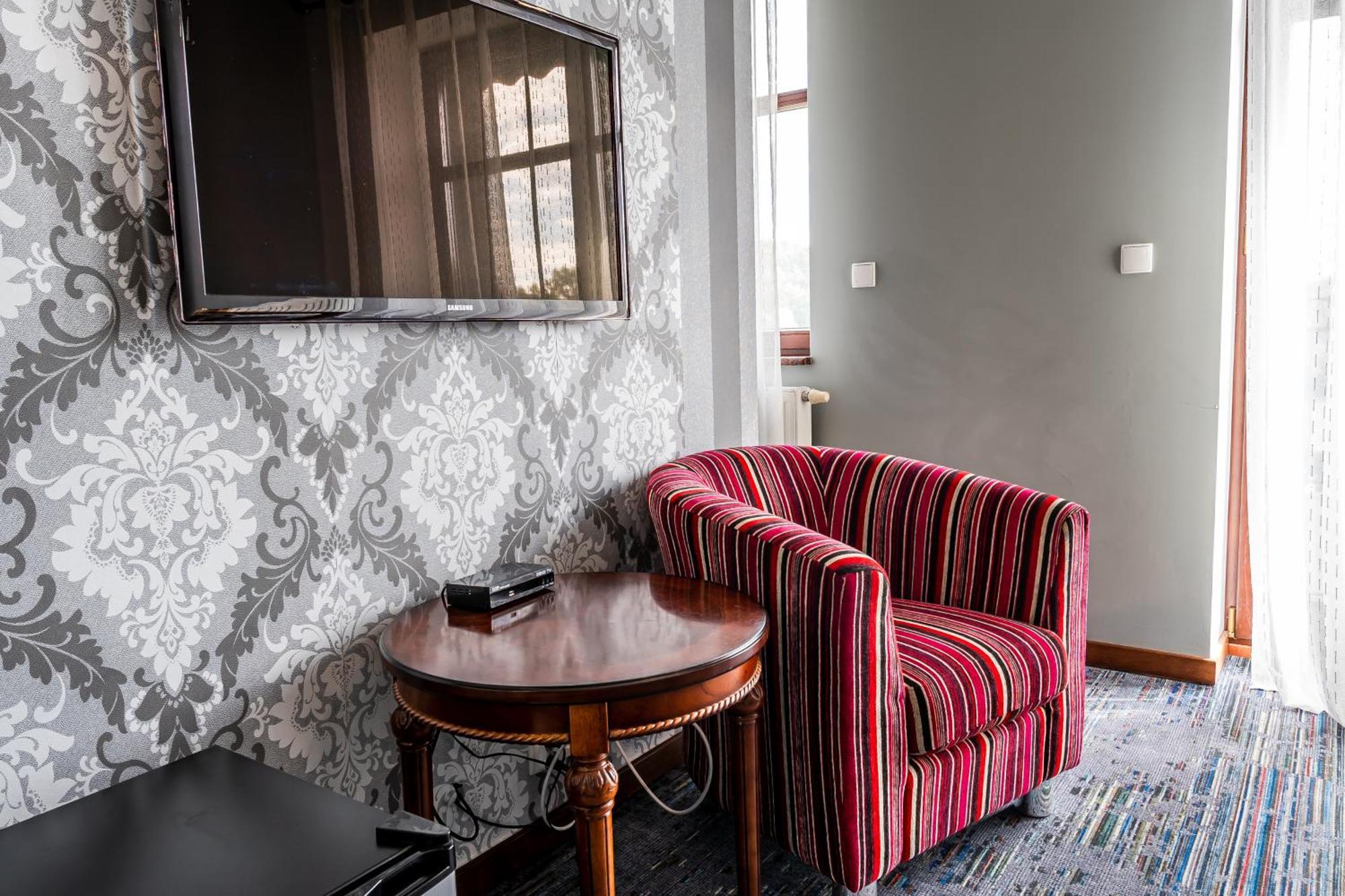 Hotel Biala Koszula Tleń Esterno foto