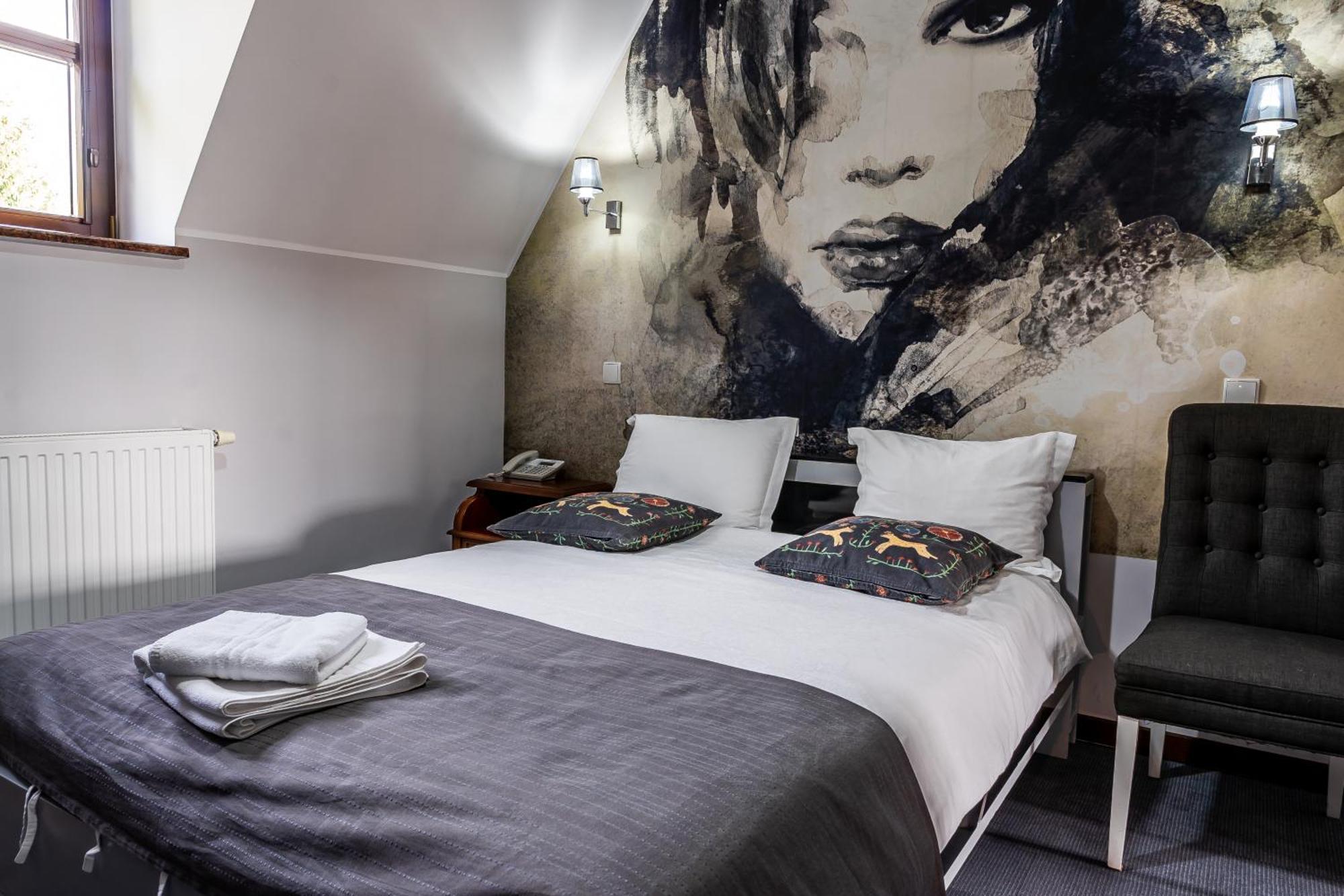 Hotel Biala Koszula Tleń Esterno foto