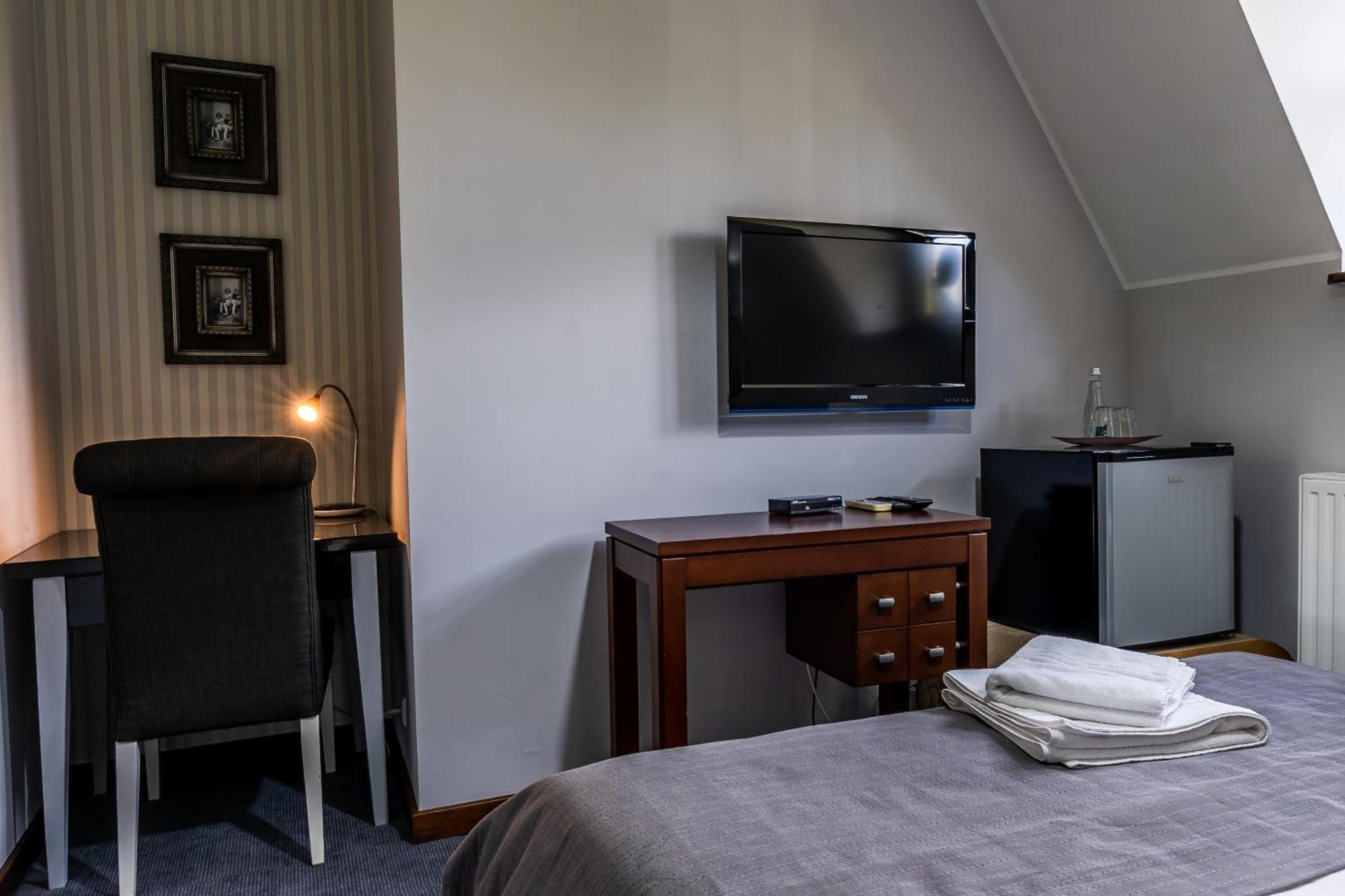 Hotel Biala Koszula Tleń Esterno foto